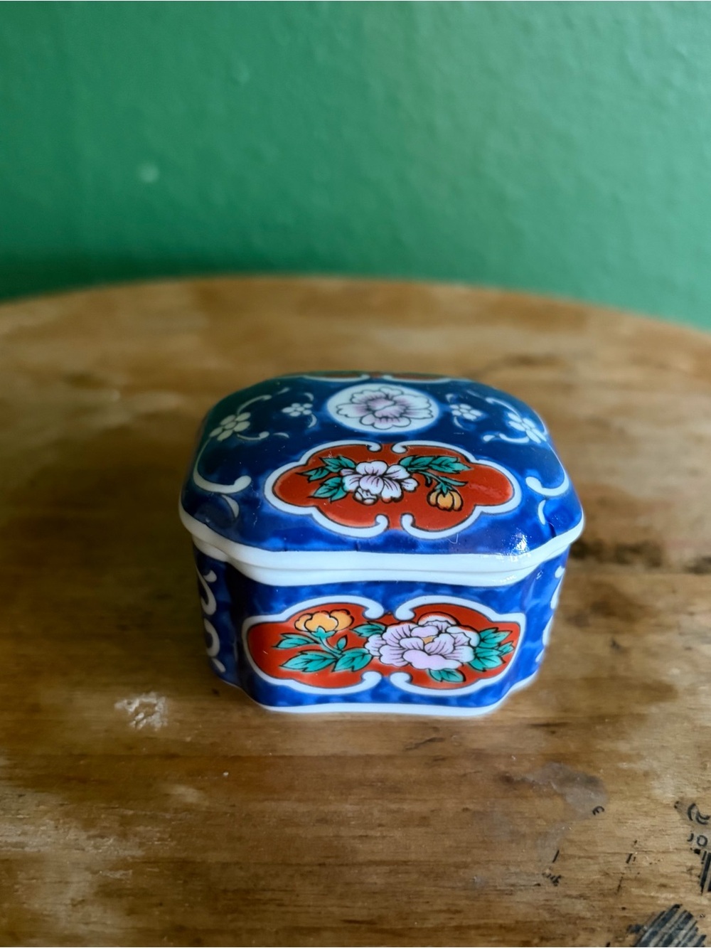 Vintage Takahashi San Francisco porcelain trinket box